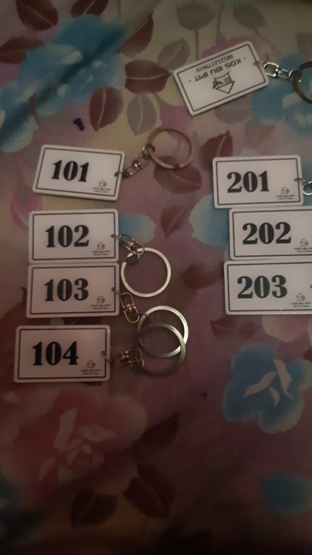 Gantungan Kunci Nomor Kamar Kos Hotel Penginapan Villa Acrilik