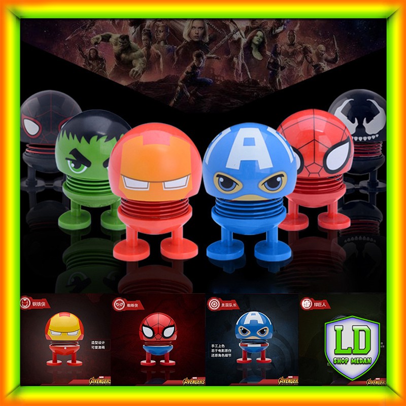 Boneka Emoticon Avengers Heroes Per LED Berlampu Goyang Kepala Emoji Spring Doll Toys Pajangan Mobil