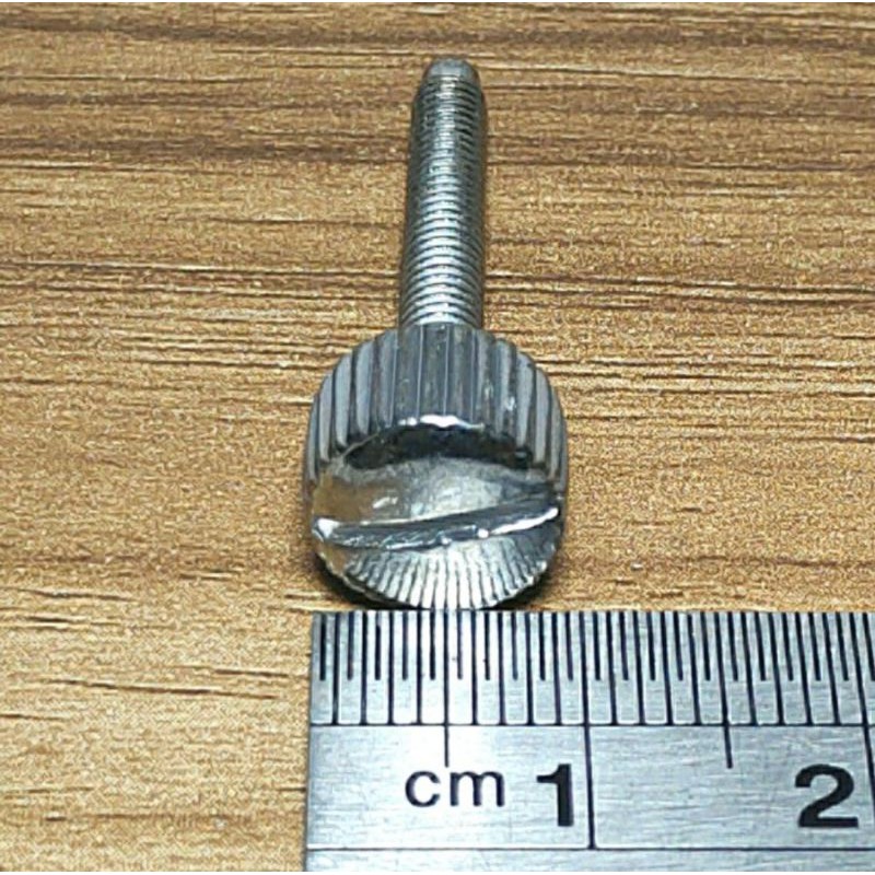 19004 Baut Pisau Atas Panjang Mesin Obras Kecil GN1-1