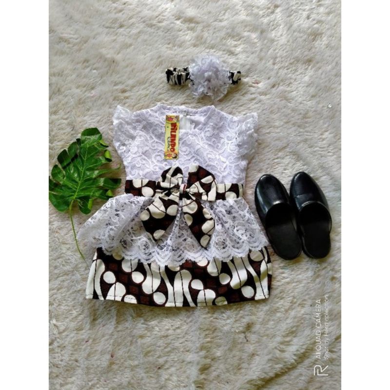 Kebaya anak/Kebaya bayi krah V/kebaya modern/kebaya tedak sinten warna putih