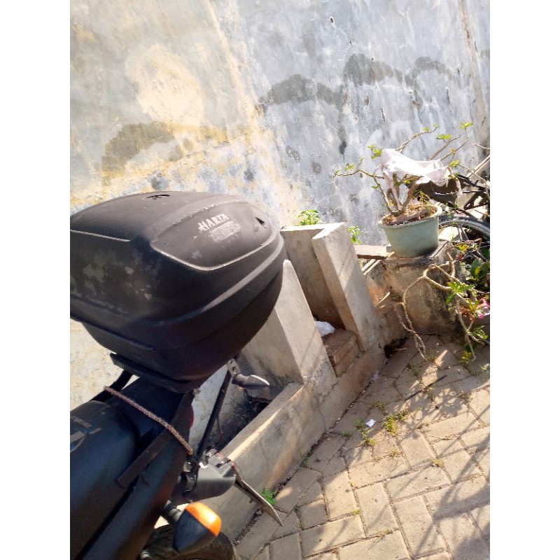 Box Belakang Motor thunder + Breket nya