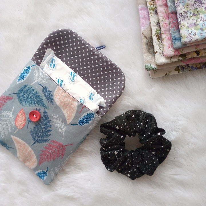 Dresh Erma Paket Pembalut Wanita Schrunchie