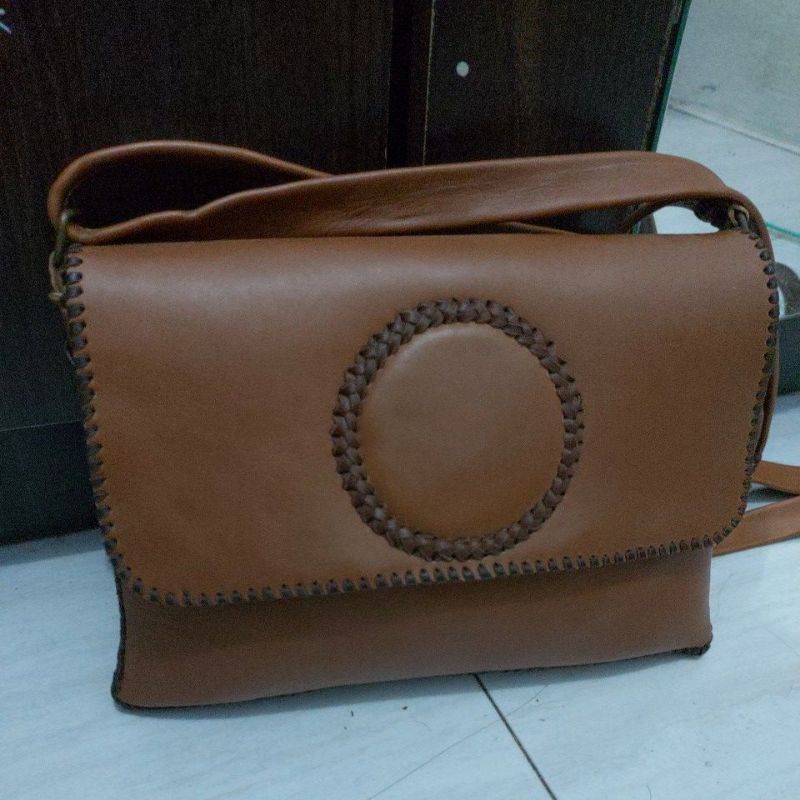 tas kulit wanita selempangan dark brown