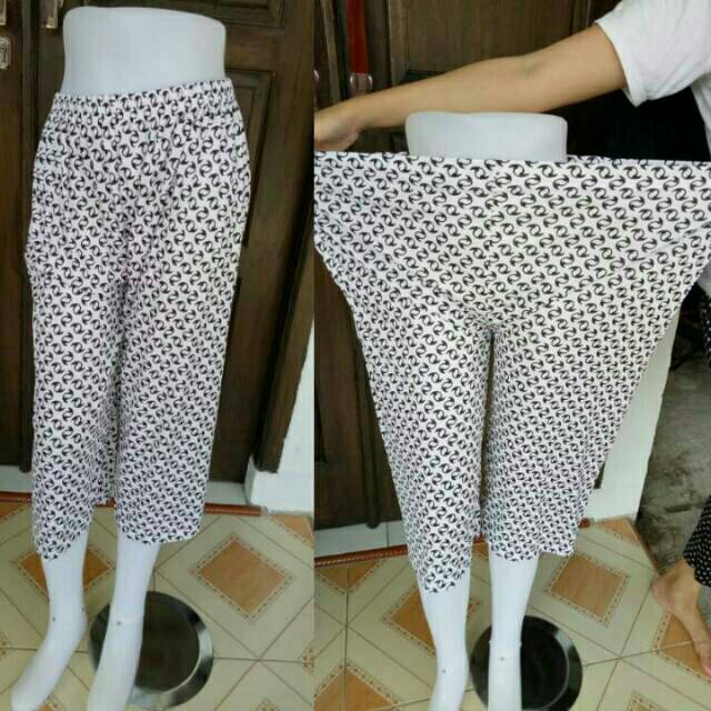 Celana Pendek Super Jumbo/ Celana Pendek Jumbo / Celana motif pendek jumbo - celana pendek wanita