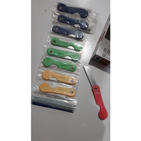 

pisau pesmes/cutter kecil