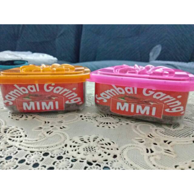 

Sambal kering dari cabai pilihan untuk memenuhi pecinta sambal pedas