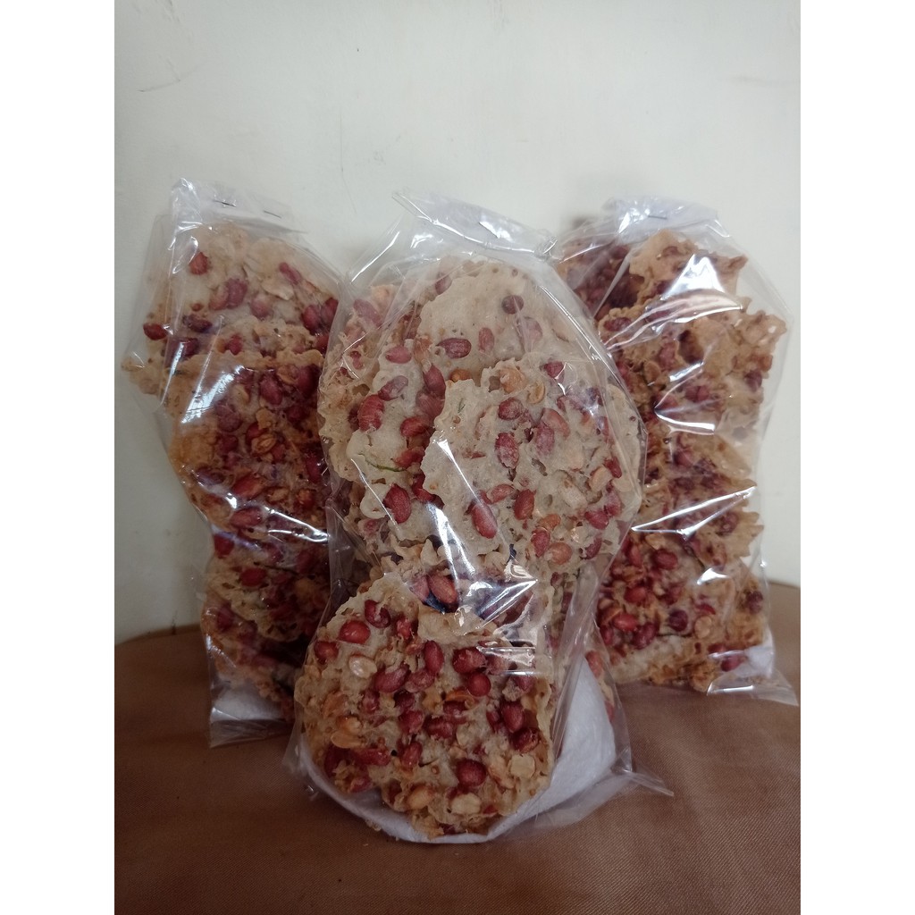 

Peyek Rempeyek Kacang Tanah Home Made Renyah Gurih isi 12-14