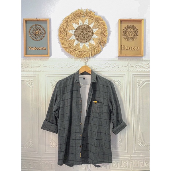 Kemeja Flanel Kotak Abu Garis Hitam Casual Pria/Wanita