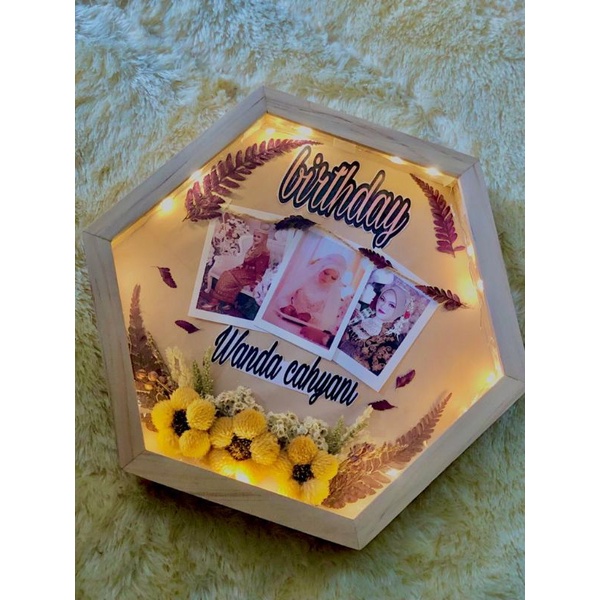 

giftbox rustic frame 3d hexagonal (wisuda,birthday,wedding dll)
