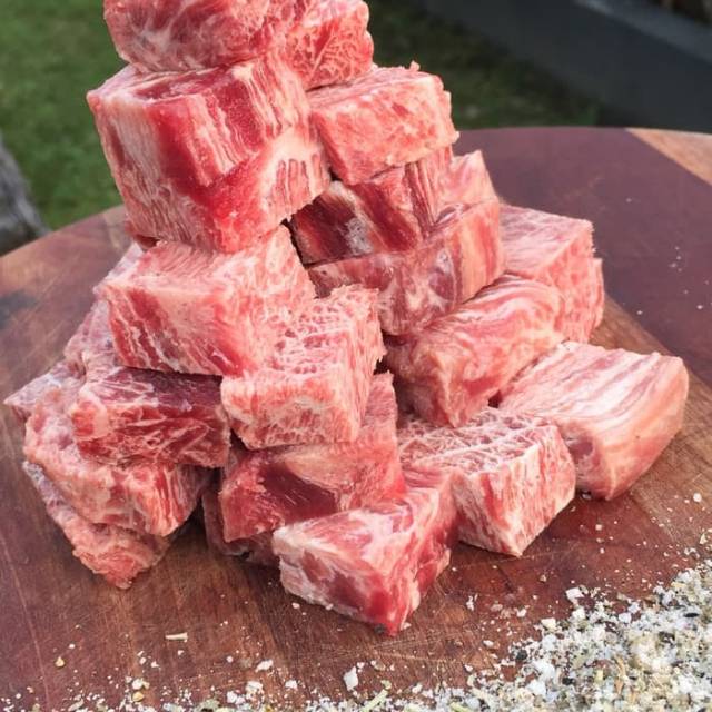 Wagyu cube saikoro meltique  premium grade. Packing 250gr 500gr 1kg