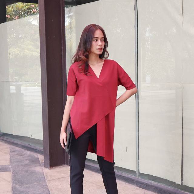 Bevyra top Maroon by Defaine brand