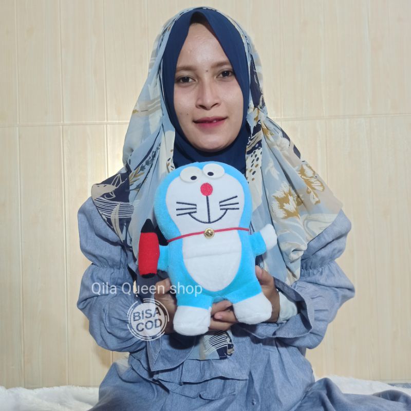 Boneka Doraemon S pensil