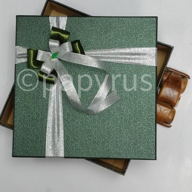 

☪ PAPYRUS 30x30 Tinggi 5cm Kotak Kado Gift Box Hadiah KOTA KADO ☜