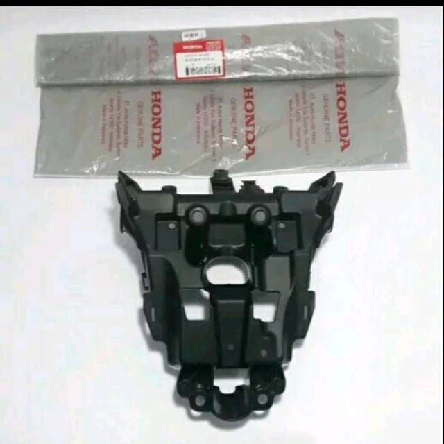COVER DUDUKAN LAMPU DEPAN CB 150 R OLD