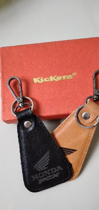 G013 Gantungan Kunci Grafir Custom Segitiga Kulit Sapi Asli 100%