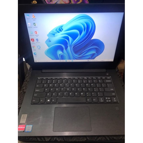 Lenovo i7 gen 8 dual Vga minus dent