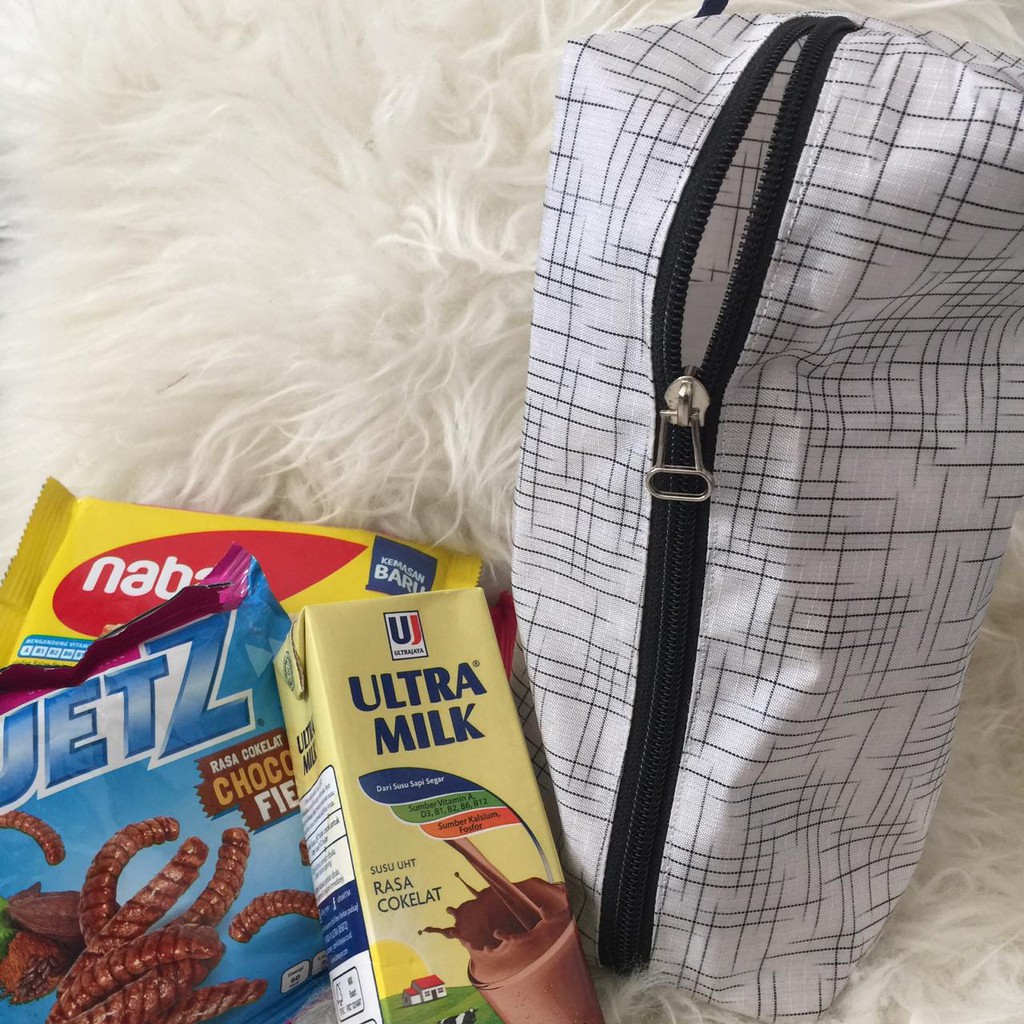 

Goodie Bag Garis Putih Sourvenir Cantik Murah Tempat Snack Ulang Tahun Birthday