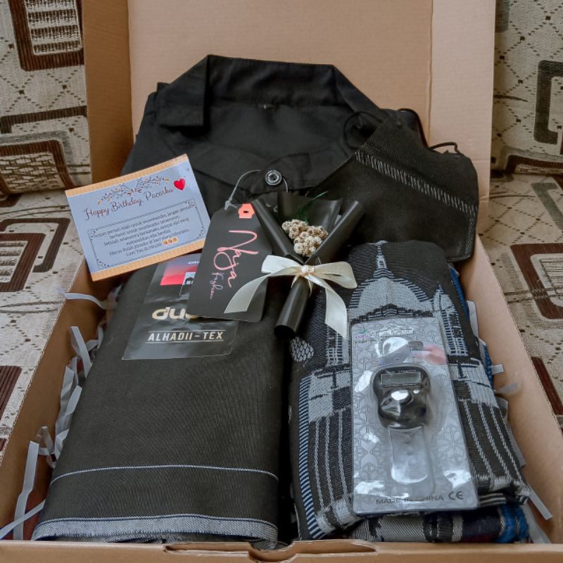 

HAMPERS KOKO/KADO PRIA DEWASA