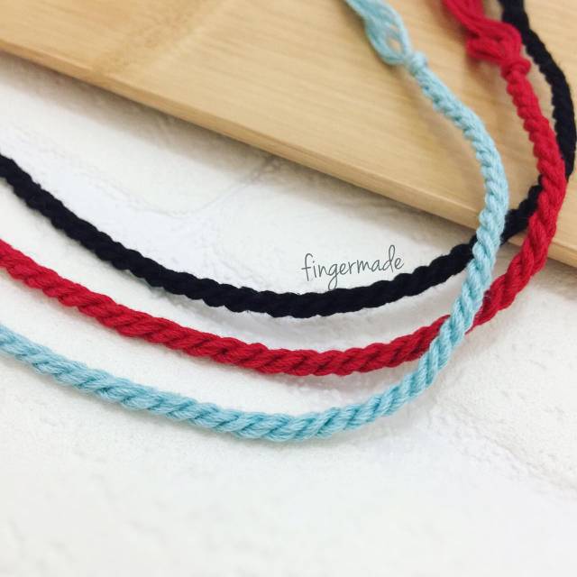 Fingermade Gelang Benang Polos Model Ikat