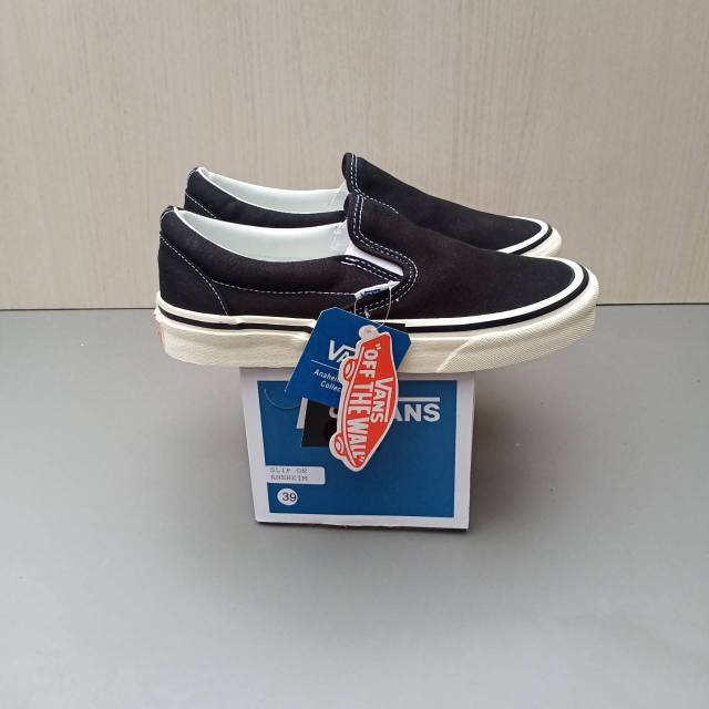 vans anaheim slip on black and white