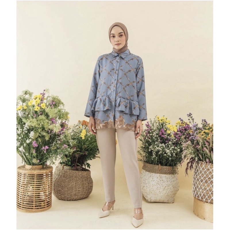 DWENNE TOP SKYBLUE BY GEULIS