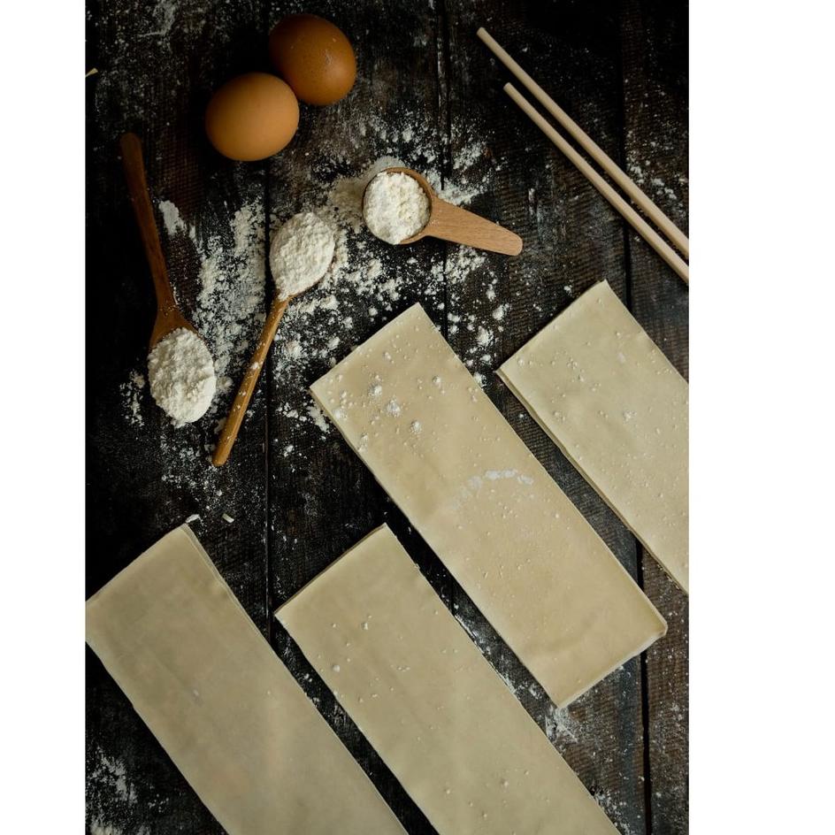 

<X-UMQ> <☼> Kulit Samosa 8x28cm 1kg ( Isi Kurang Lebih 60-70 Lembar) <⭐️⭐️⭐️⭐️⭐️>