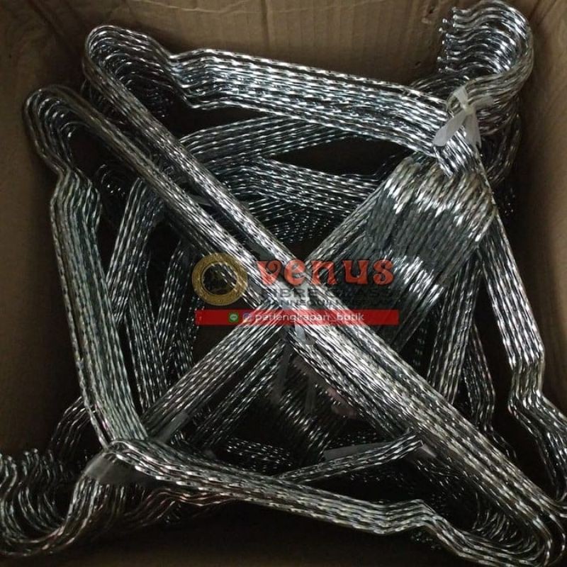 Hanger stenlis besi ulir