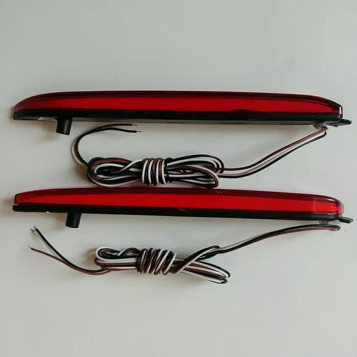 LAMPU BEMPER BELAKANG LAMPU REFLEKTOR MOBIL FORTUNER