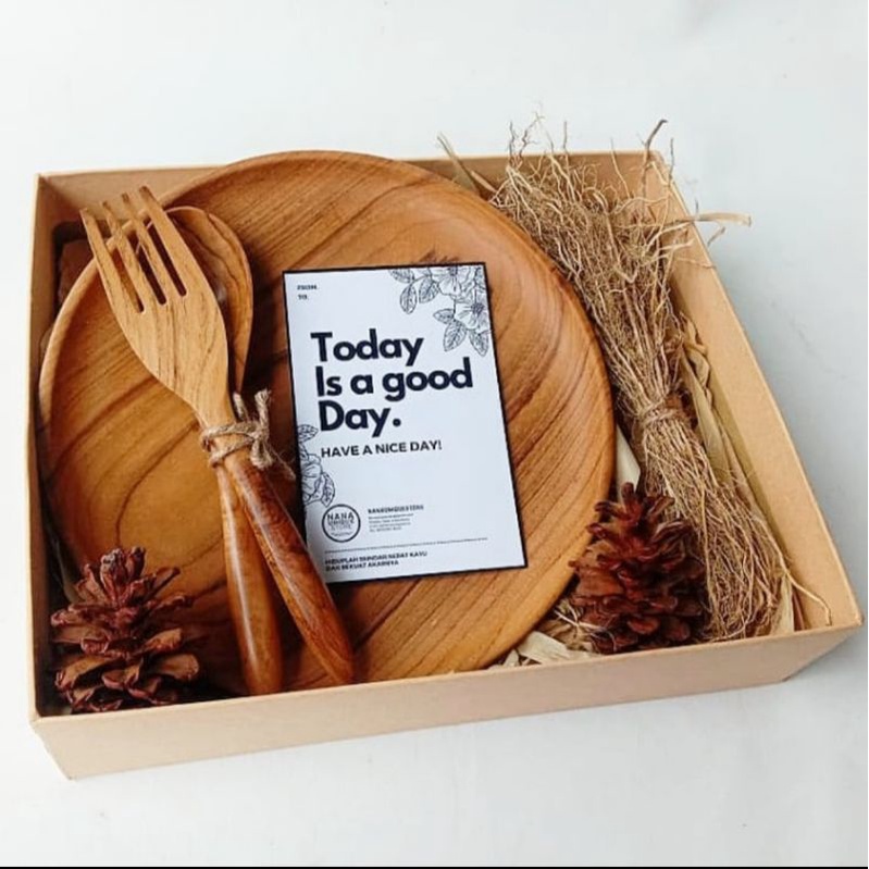 

Hampers Parcel Nikahan / Ulang Tahun / Wedding Birthday Gift SS