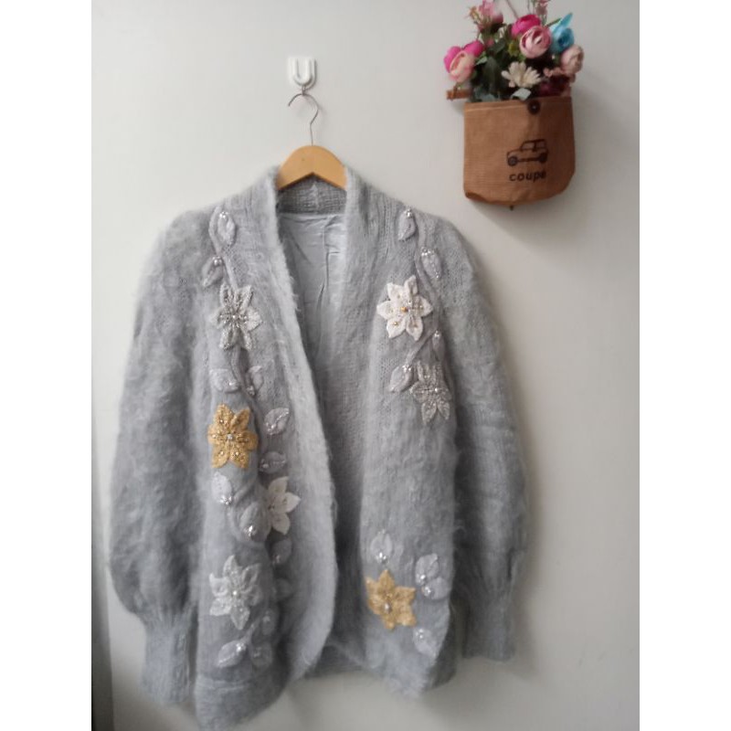 THRIFT OUTER BULU BUNGA LENGAN BALON