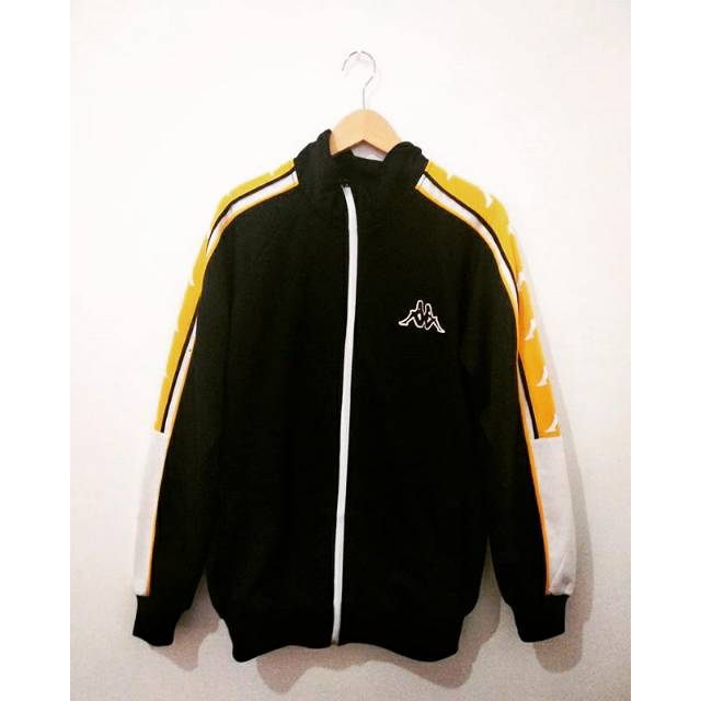 KAPPA:
Vintage Tracktop
White list yellow mid-arms