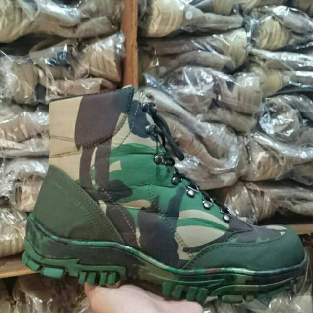 Sepatu boots army looks