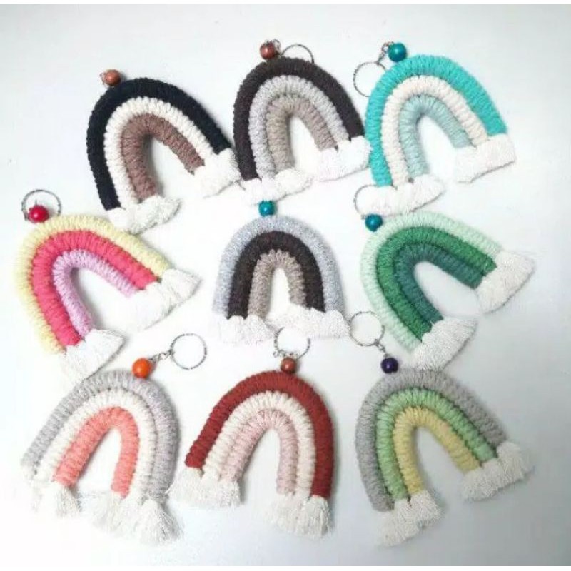 gantungan kunci rainbow macrame keychain