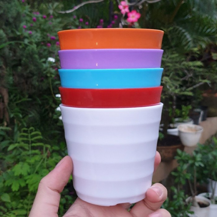 POT BUNGA LOVENIA MADO 10 Pot bunga kecil Pot cantik glosy Pot Murah cantik lucu bagus tebal kuat