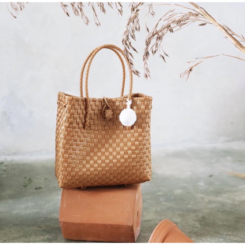 Adhisty Cooper – ASKARA (Tas Tote Tas Anyam Tote Bag)
