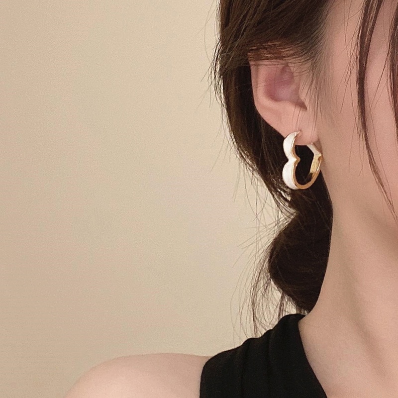 Anting Tusuk Bentuk Hati Warna Putih Untuk Wanita