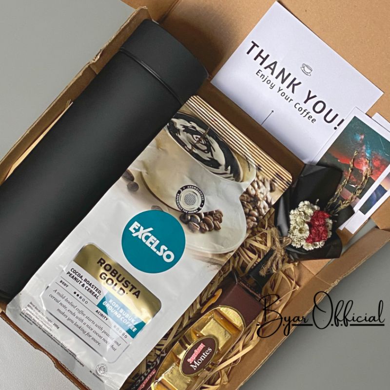 

Hampers Coffee Set | Hampers Kopi | Gift Box Coffee Set | Gift Box Kopi | Hampers Lebaran | Coffee Set | Kado Pacar Kado Ulang Tahun Kado Wisuda