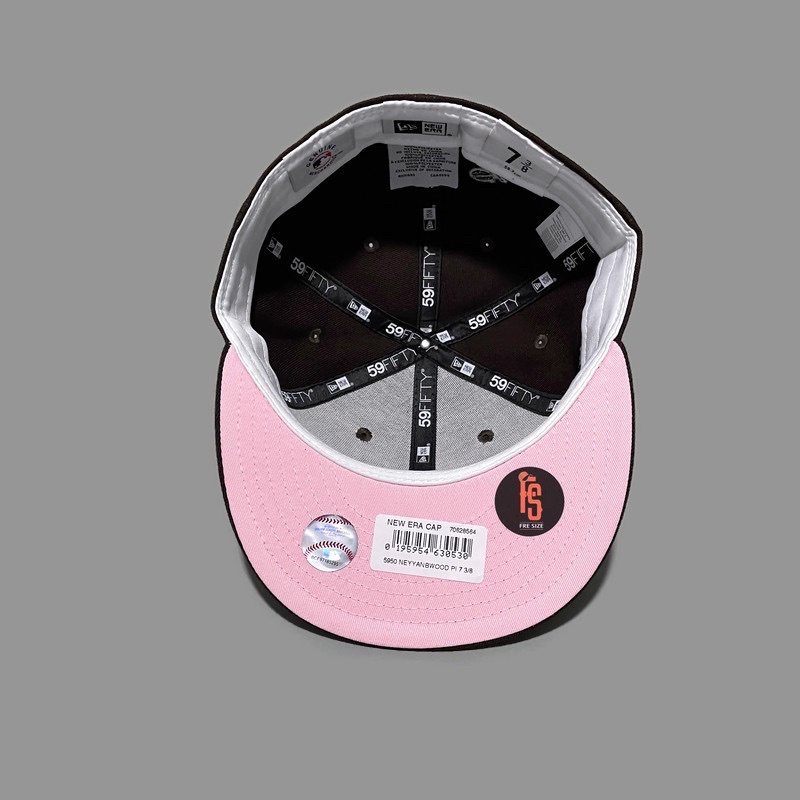 TOPI NEW ERA ORIGINAL 5950 BIG APPLE NEW YORK YANKEES WALNUT UV PINK