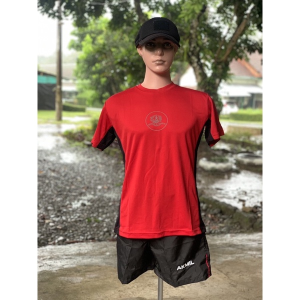 kaos olahraga akmil merah  setelan