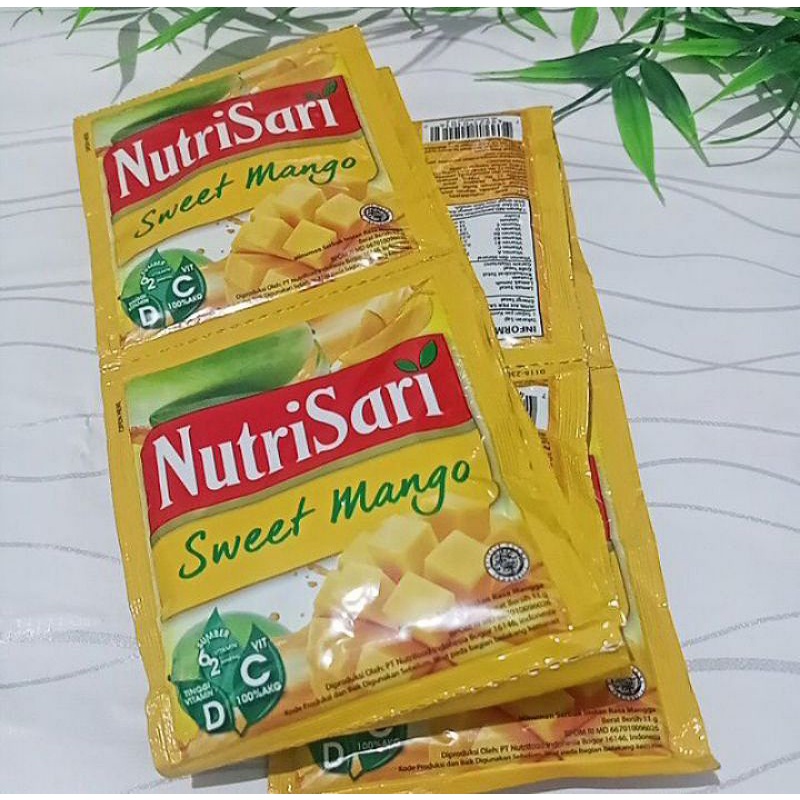 

Nutrifood Nutrisari Renceng Minuman Serbuk Instan Rasa Sweet Mango Kemasan Sachet 14 gr