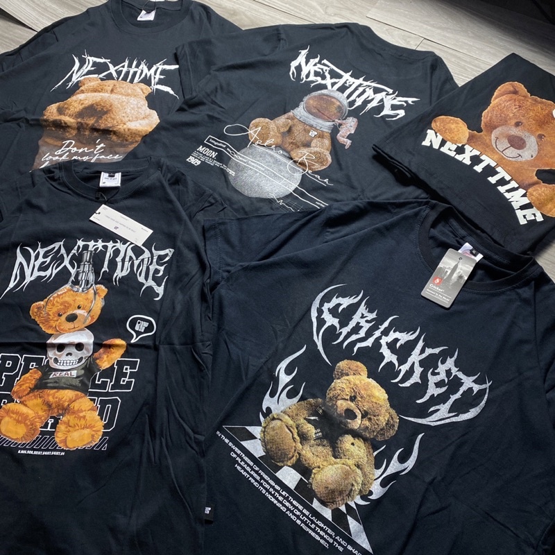 T-SHIRT KAOS DISTRO ORIGINAL SEVENKEY x NEXTTIME SPESIAL ART TEDDY BEAR SERIES OF ATRO BEAR | KAOS STREETWEAR PUTIH PRIA WANITA | KAOS OVERSIZE