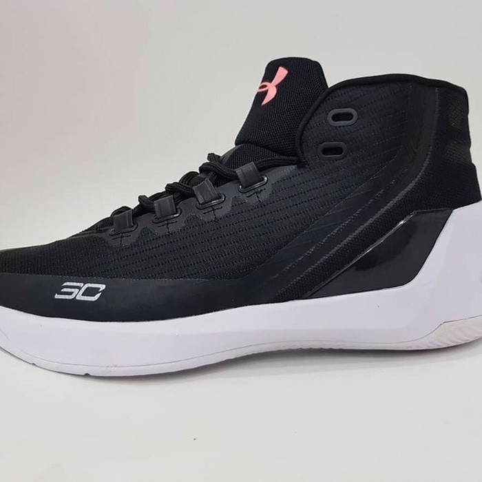 UNDER ARMOUR CURRY 3.0 *BLACK WHITE