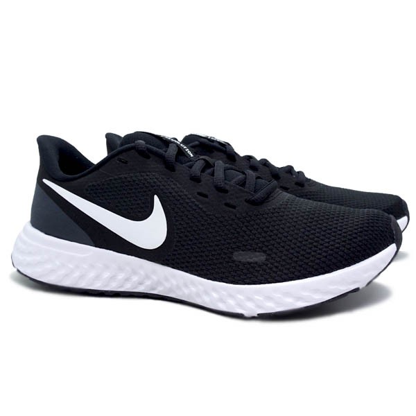 Sepatu Running Nike Wmns Revolution 5 - Black/White