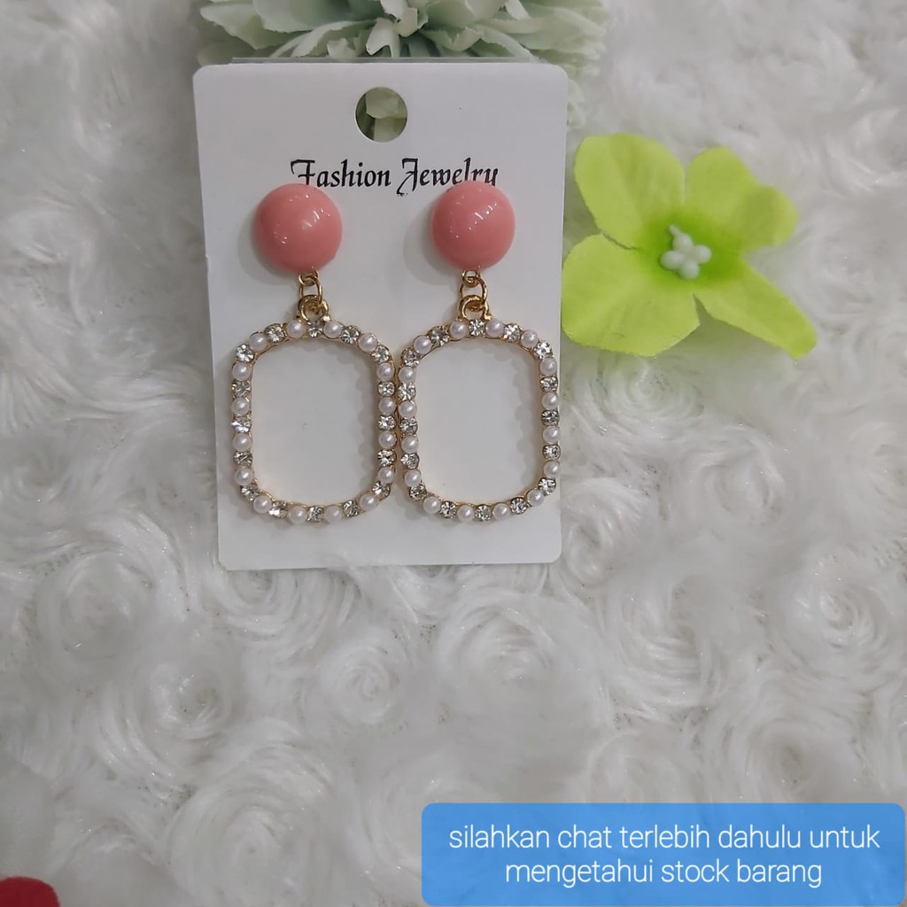 PERHIASAN ASSECCORIS ANTING FASHION WANITA KOREA UNTUK PESTA CANTIK