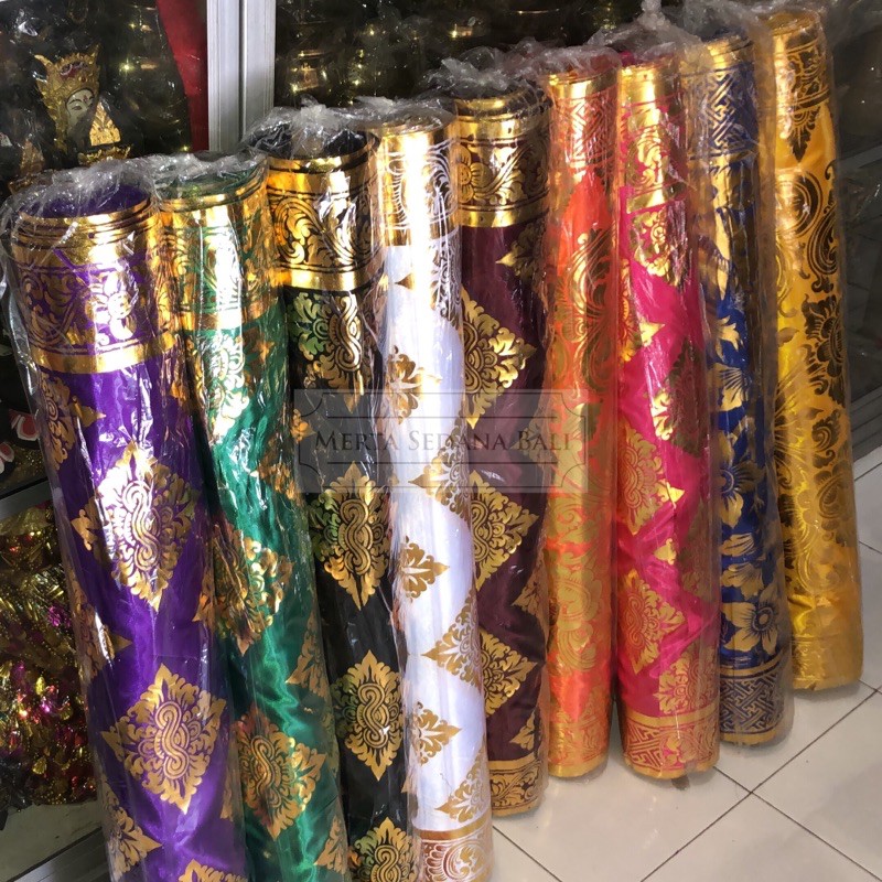 Kain Satin Prada Dekorasi Motif Bunga Bali Beragam Warna Harga Per 0,5 Meter