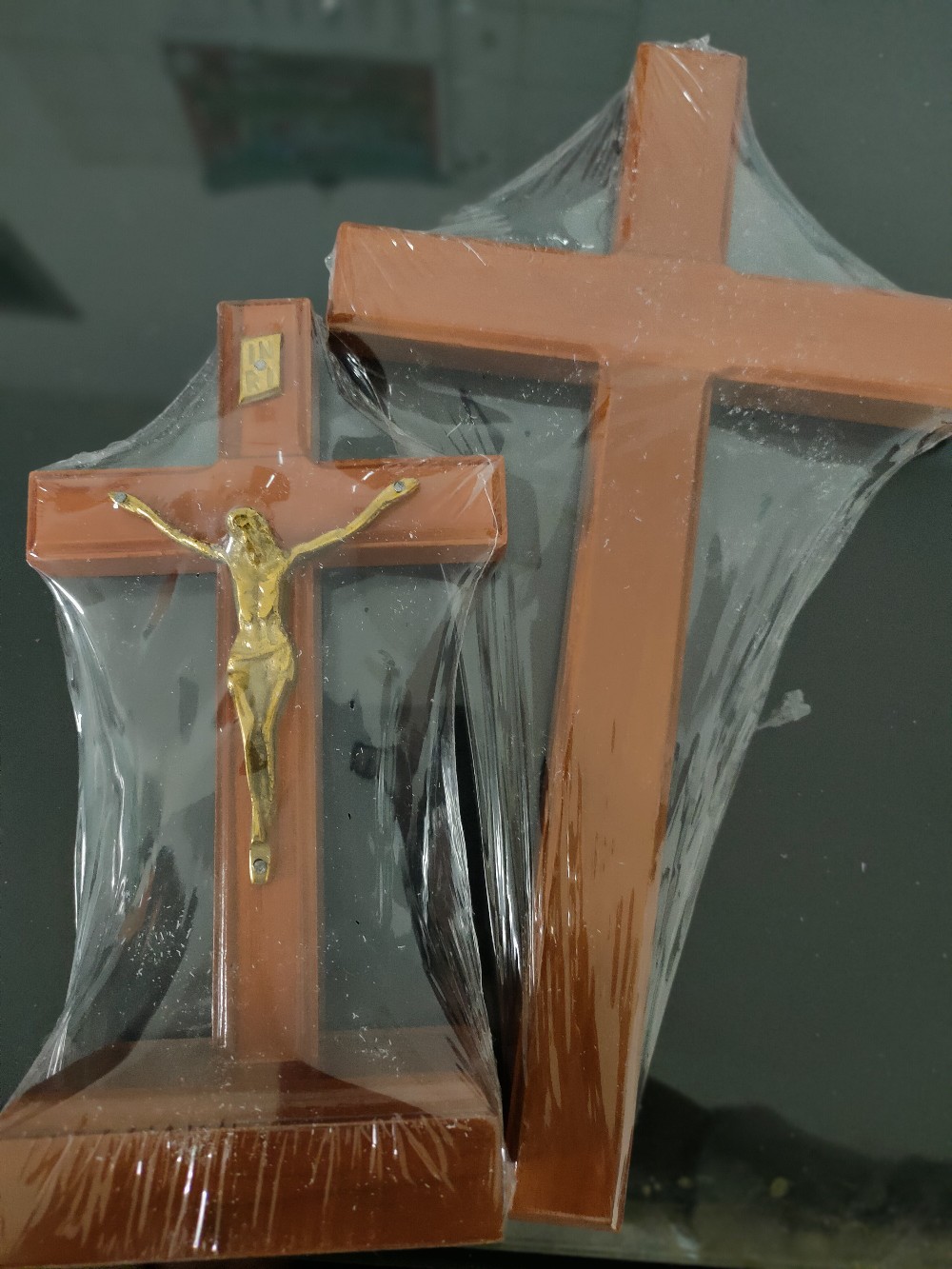 Salib Duduk Altar Meja Doa Ibadah Kayu Patung Corpus Yesus Inri Kuningan 18 Cm Perlengkapan Rohani