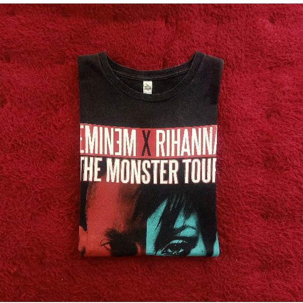 Kaos Music Eminem x Rihanna Tour The Monster Second