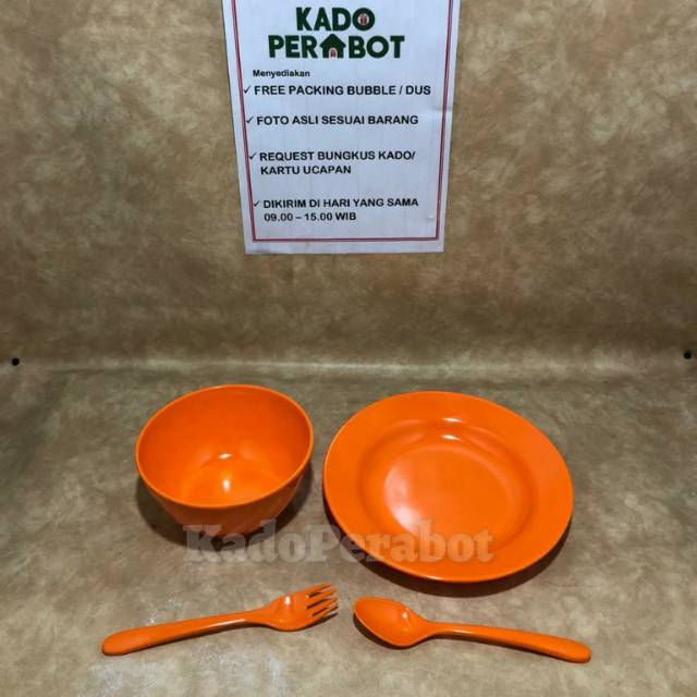 Piring makan set isi 4pcs A10 - piring set lengkap sendok garpu - piring mangkok cantik