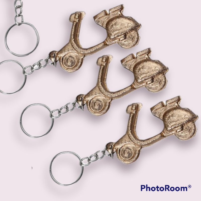 Souvenir Pernikahan Isi 100 pcs Gantungan Kunci Vespa Kuning Kemas Plastik souvenir pernikahan unik sovenir pernikahan soupenir pernikahan soufenir pernikahan sopenir pernikahan sofenir pernikahan souvenir murah souvenir ulang tahun sovenir pernikahan-2