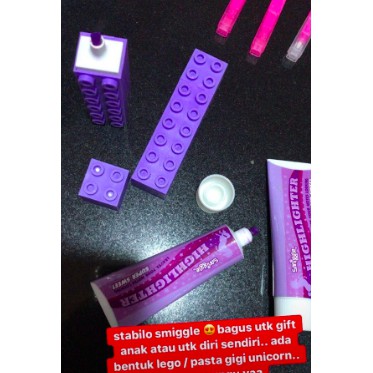 

Smiggle highlighter ( stabilo ) lego / unicorn